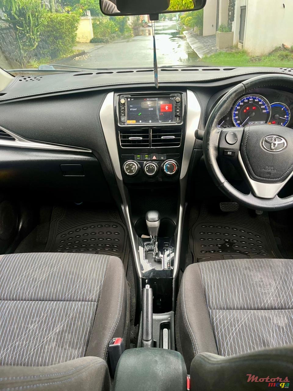 2019' Toyota Yaris photo #5