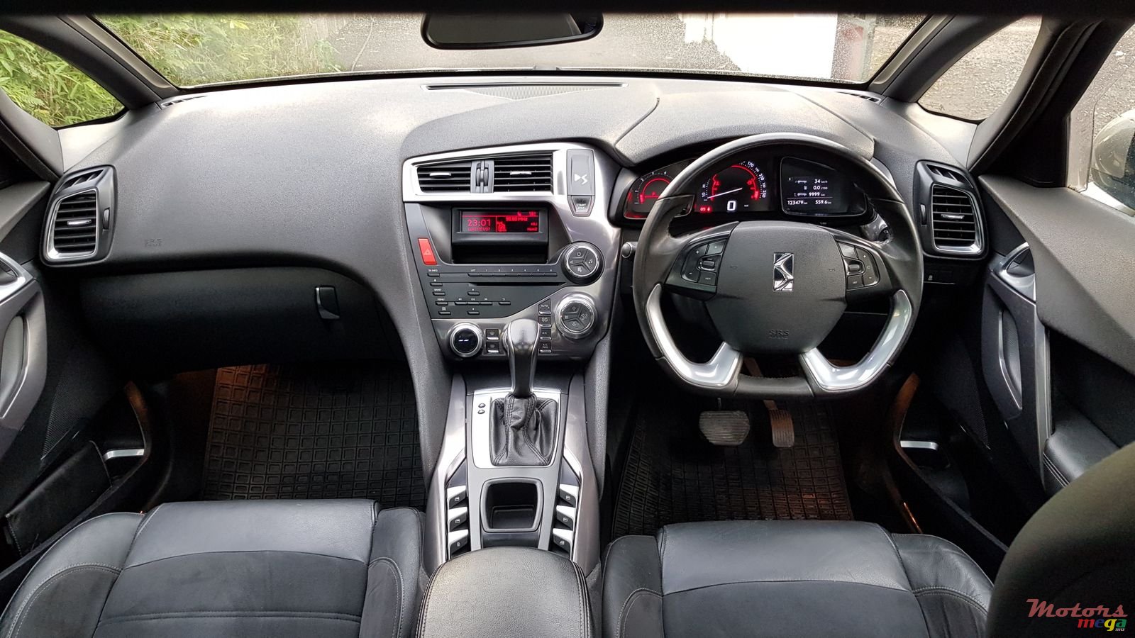 2014' Citroen DS5 Automatic photo #6