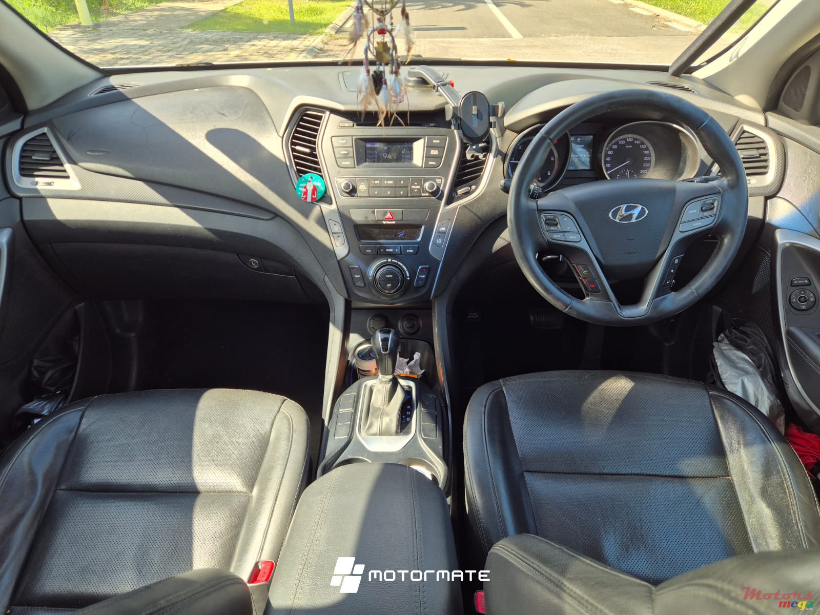 2016' Hyundai Santa Fe AWD photo #6