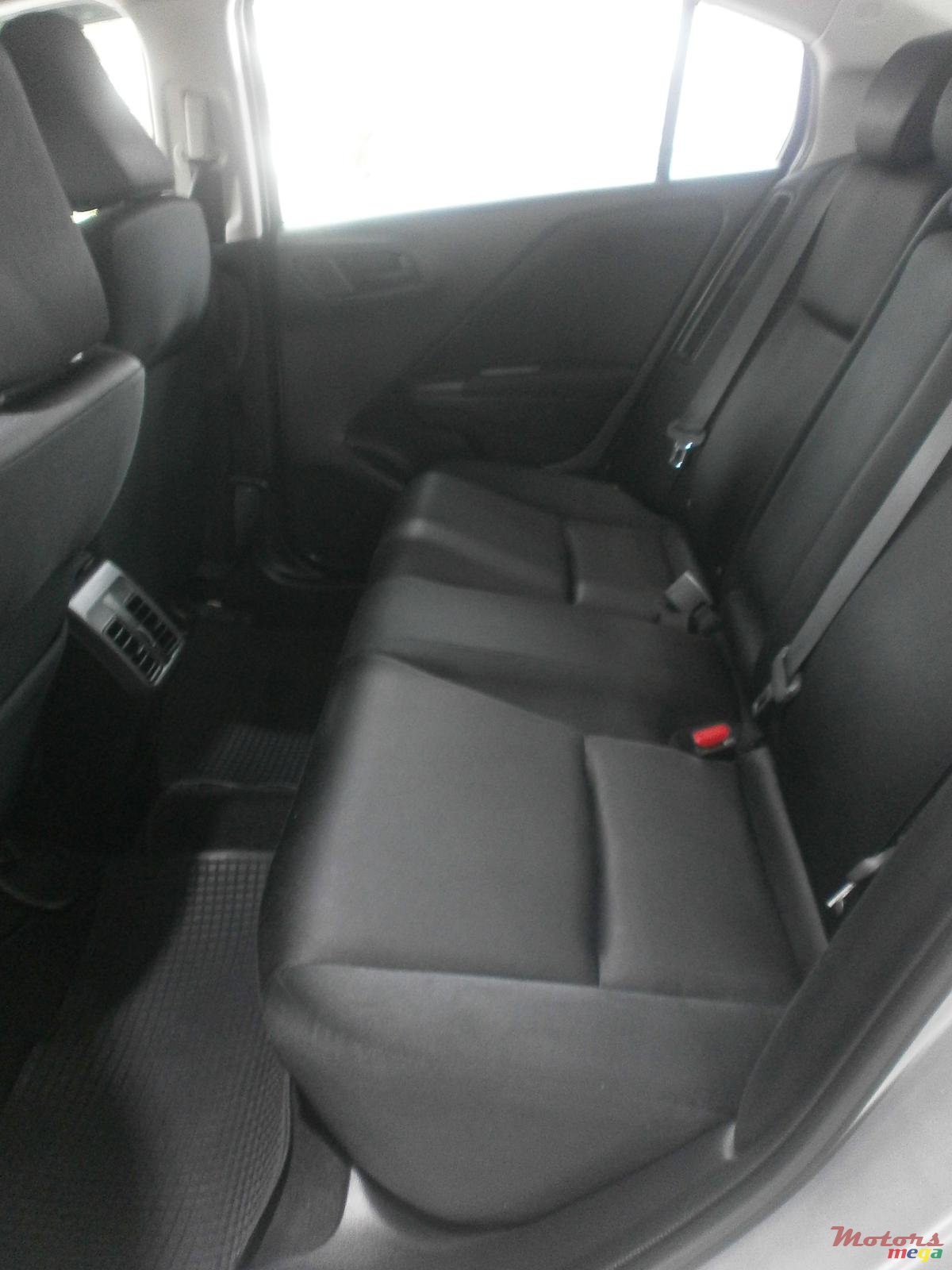 2016' Honda grace photo #3