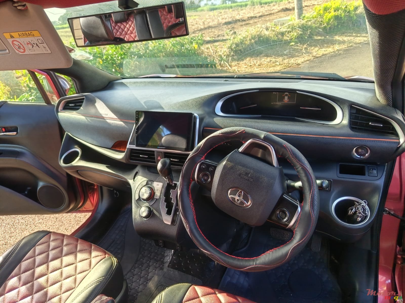 2016' Toyota Sienna photo #6