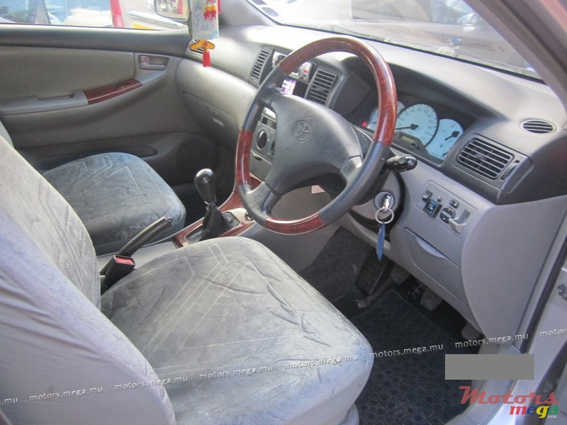 2002' Toyota Corolla NZE Elegance photo #3