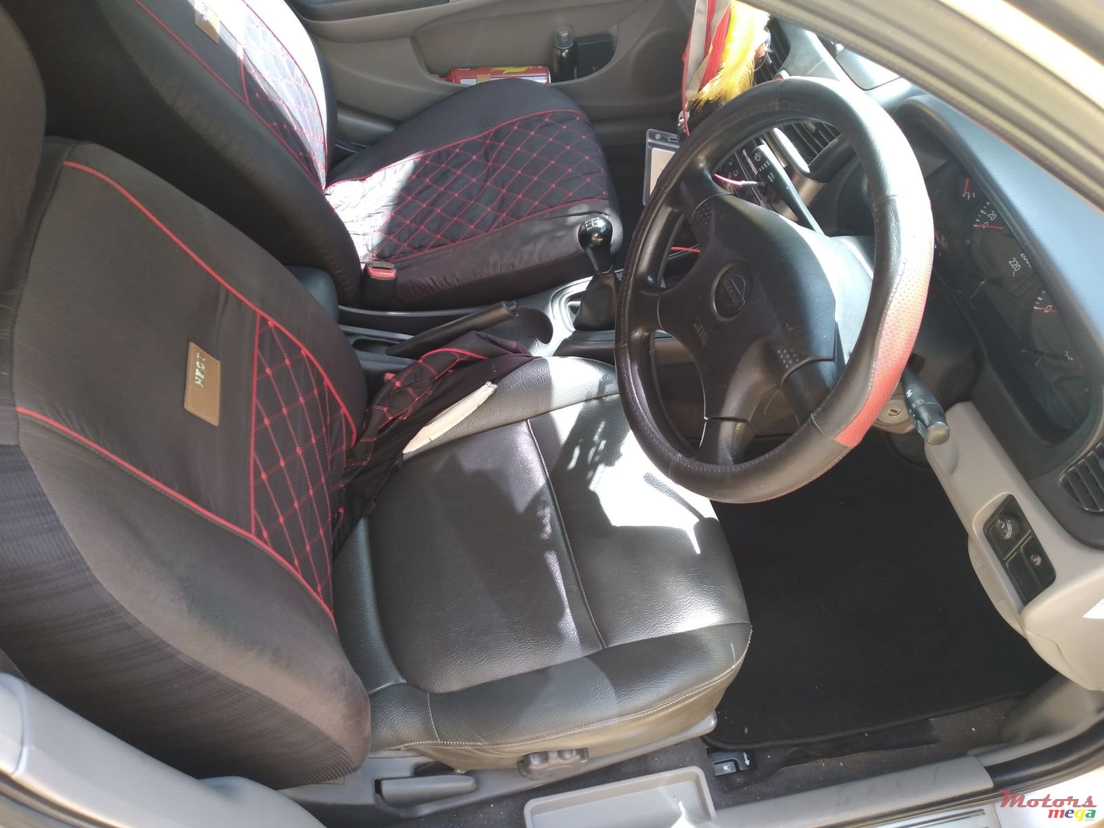 2002' Nissan Sunny photo #5