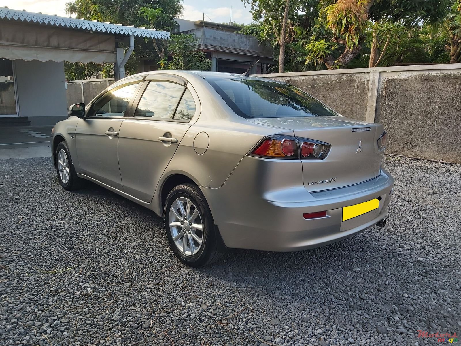 2016' Mitsubishi Lancer photo #5