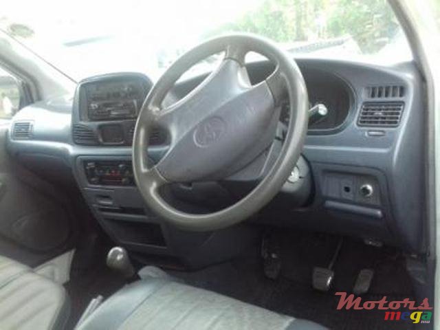 2004' Toyota Town Ace photo #5