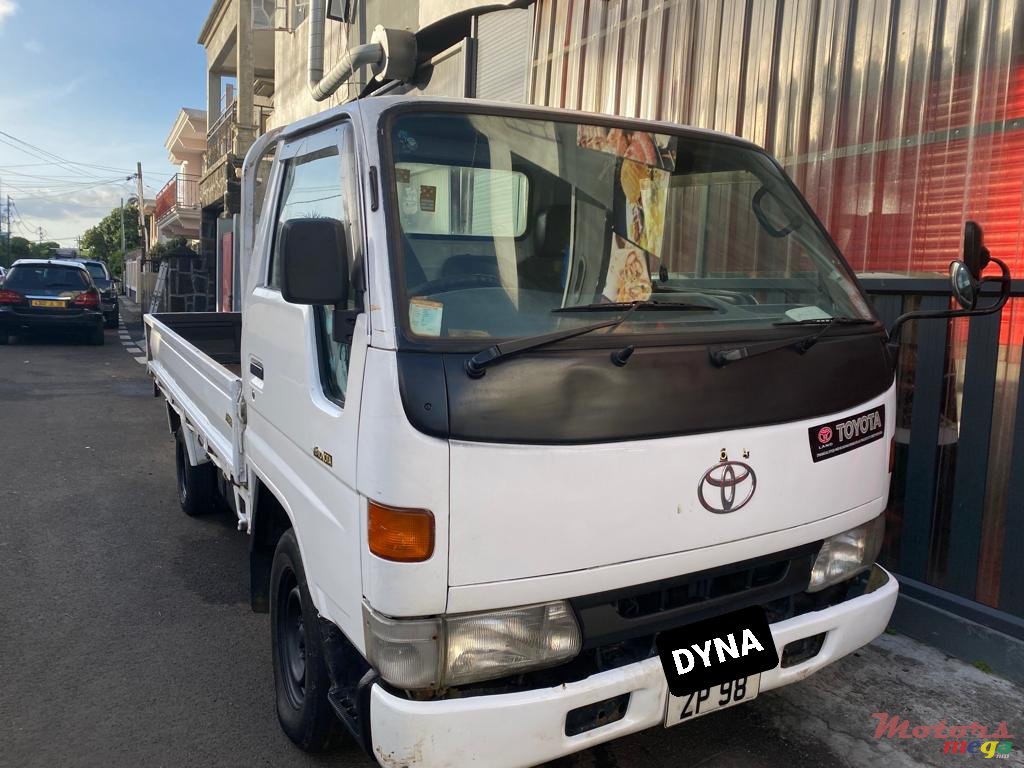 1998' Toyota any photo #1