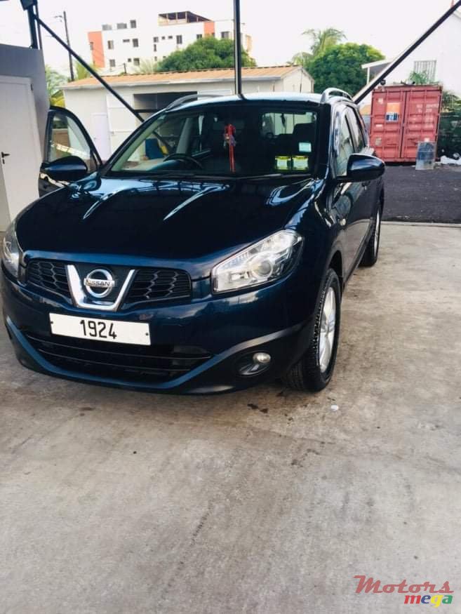 2012' Nissan Qashqai+2 2012 photo #3