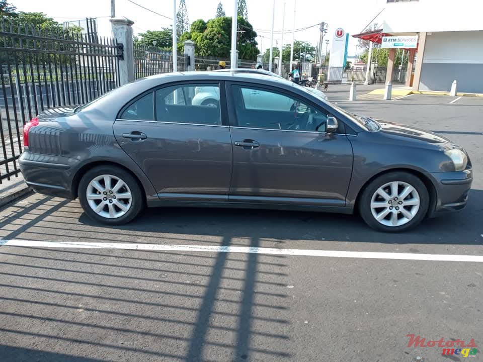 2007' Toyota Avensis photo #4