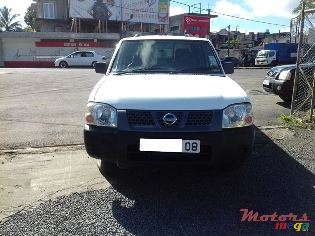 2008' Nissan 2*4 photo #3