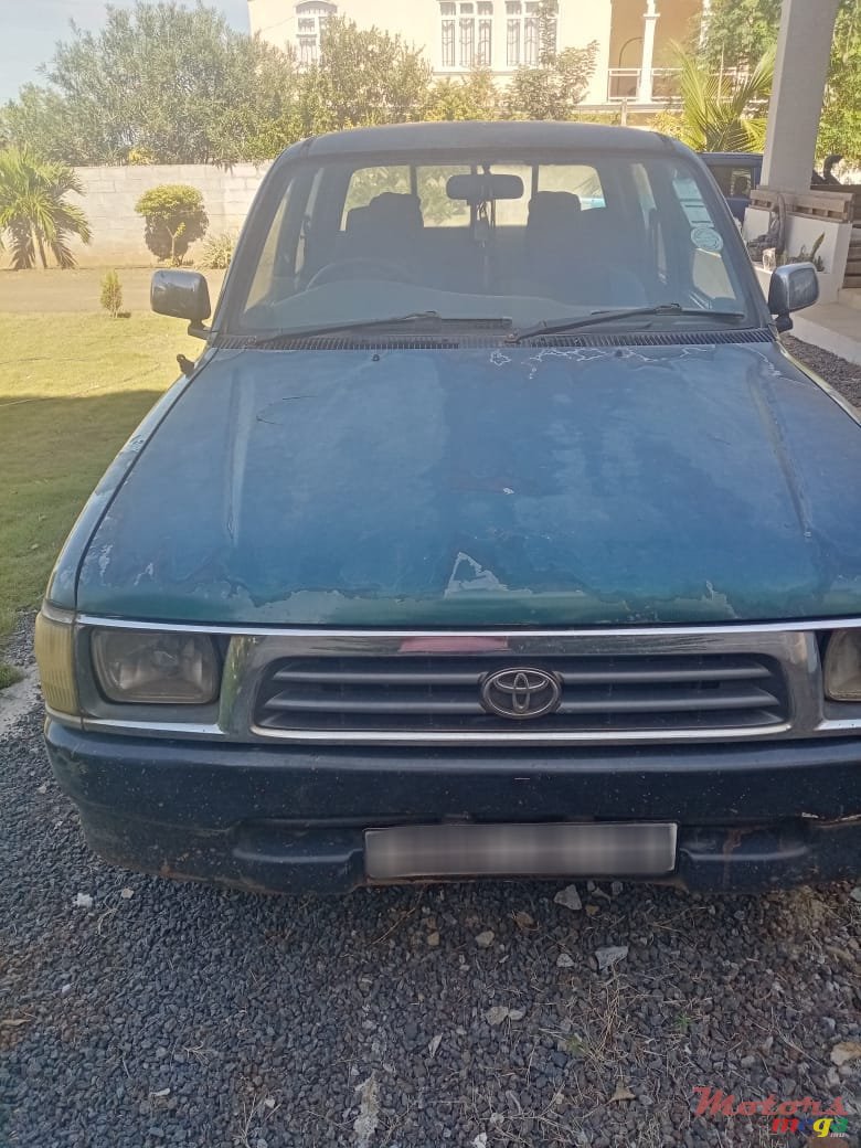 1998' Toyota Hilux photo #5