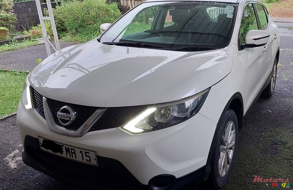 2015' Nissan Qashqai photo #2