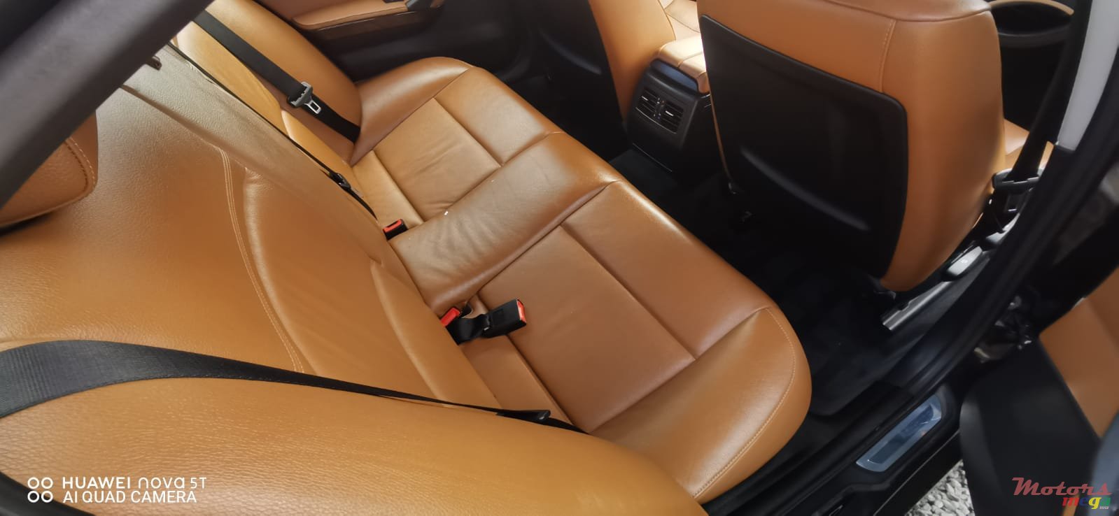 2011' BMW 320 i photo #5