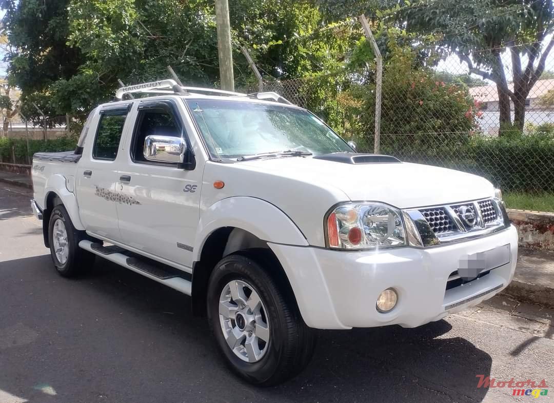 2015' Nissan NP300 photo #1