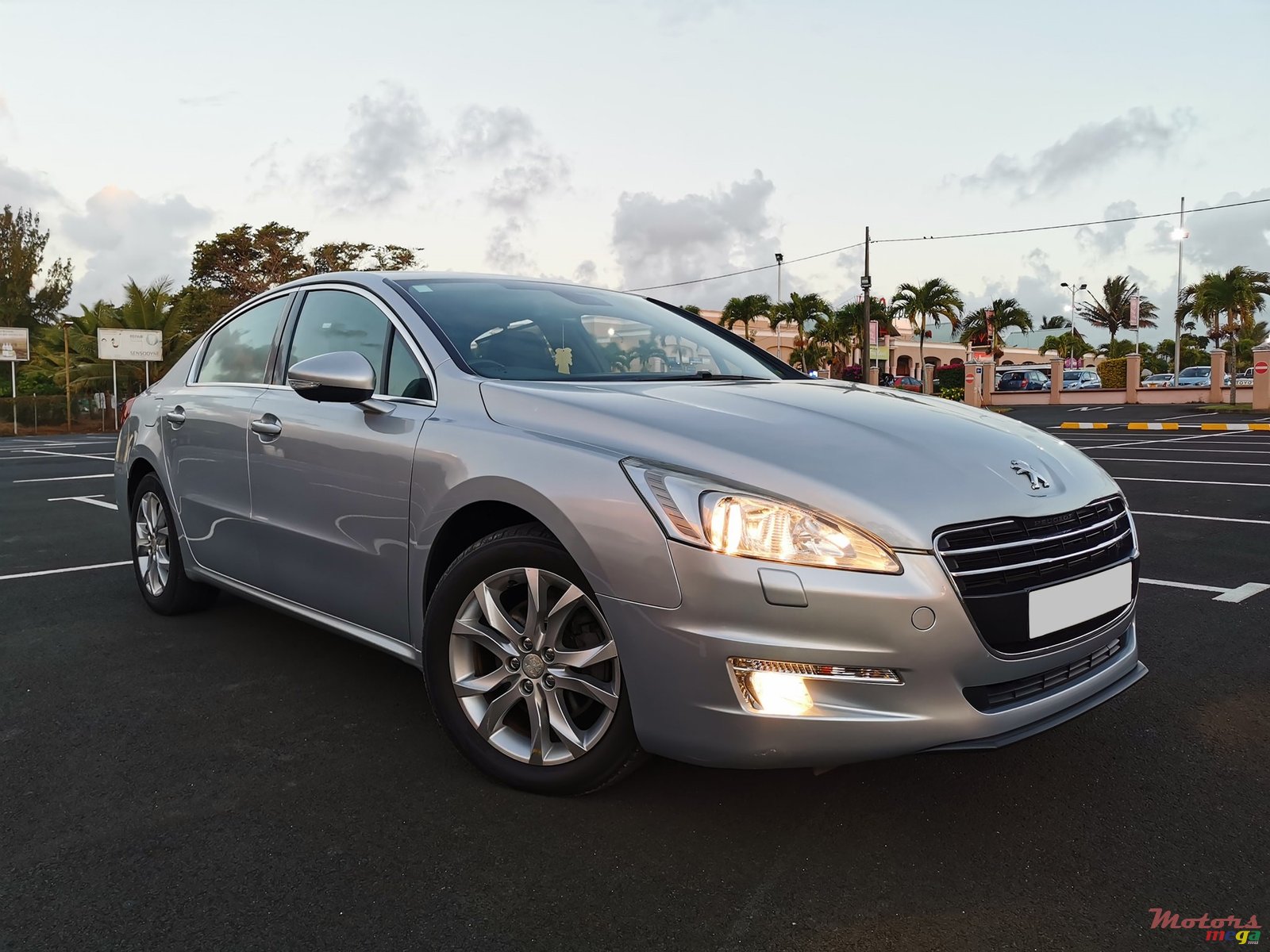 2012' Peugeot 508 Allure photo #1