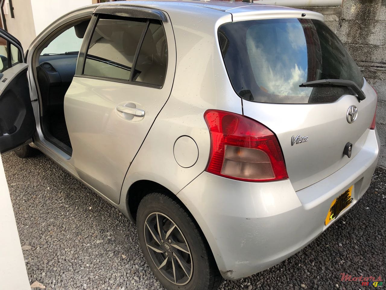 2006' Toyota Vitz photo #5