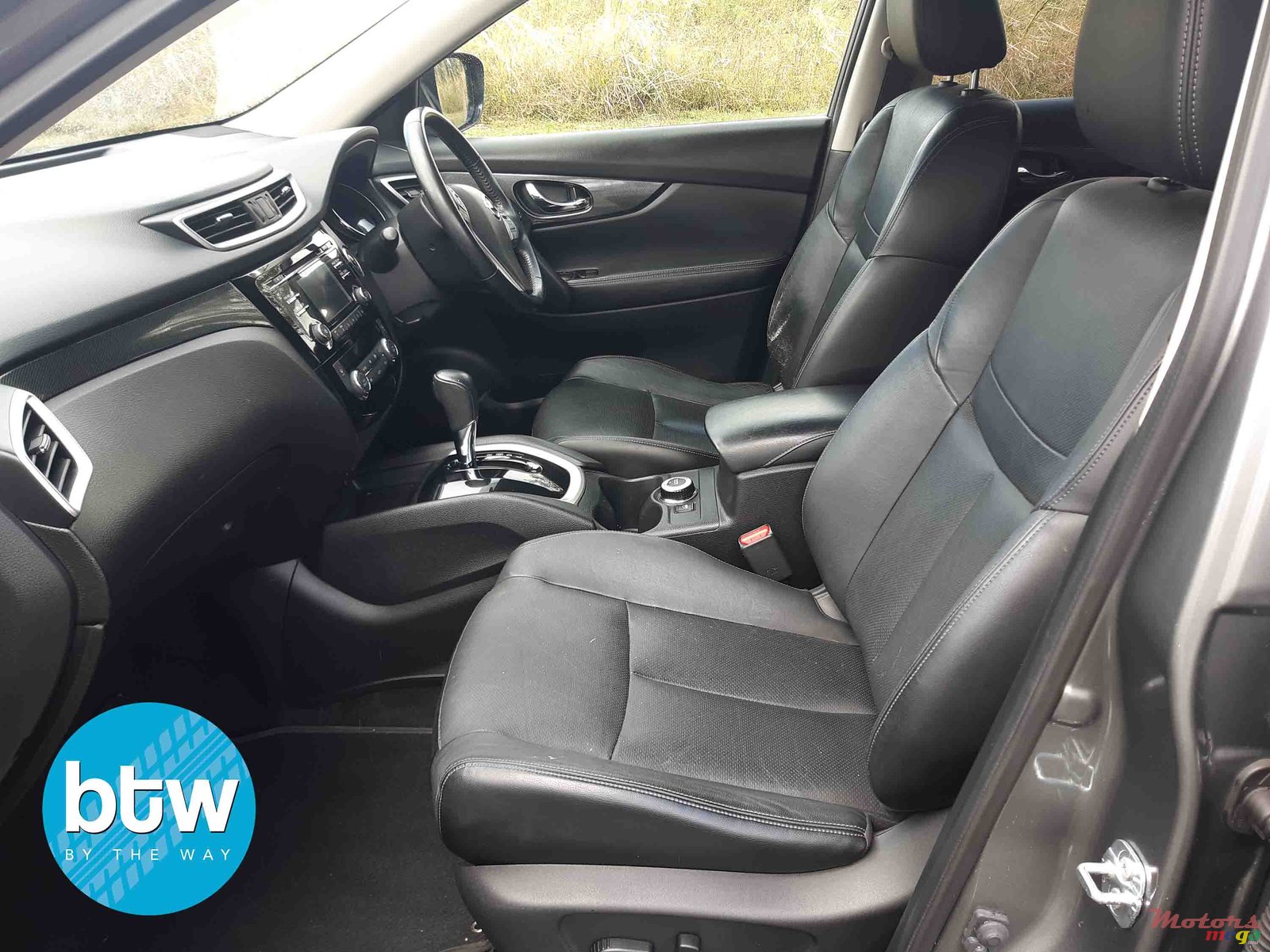 2016' Nissan X-Trail 7 seater photo #3