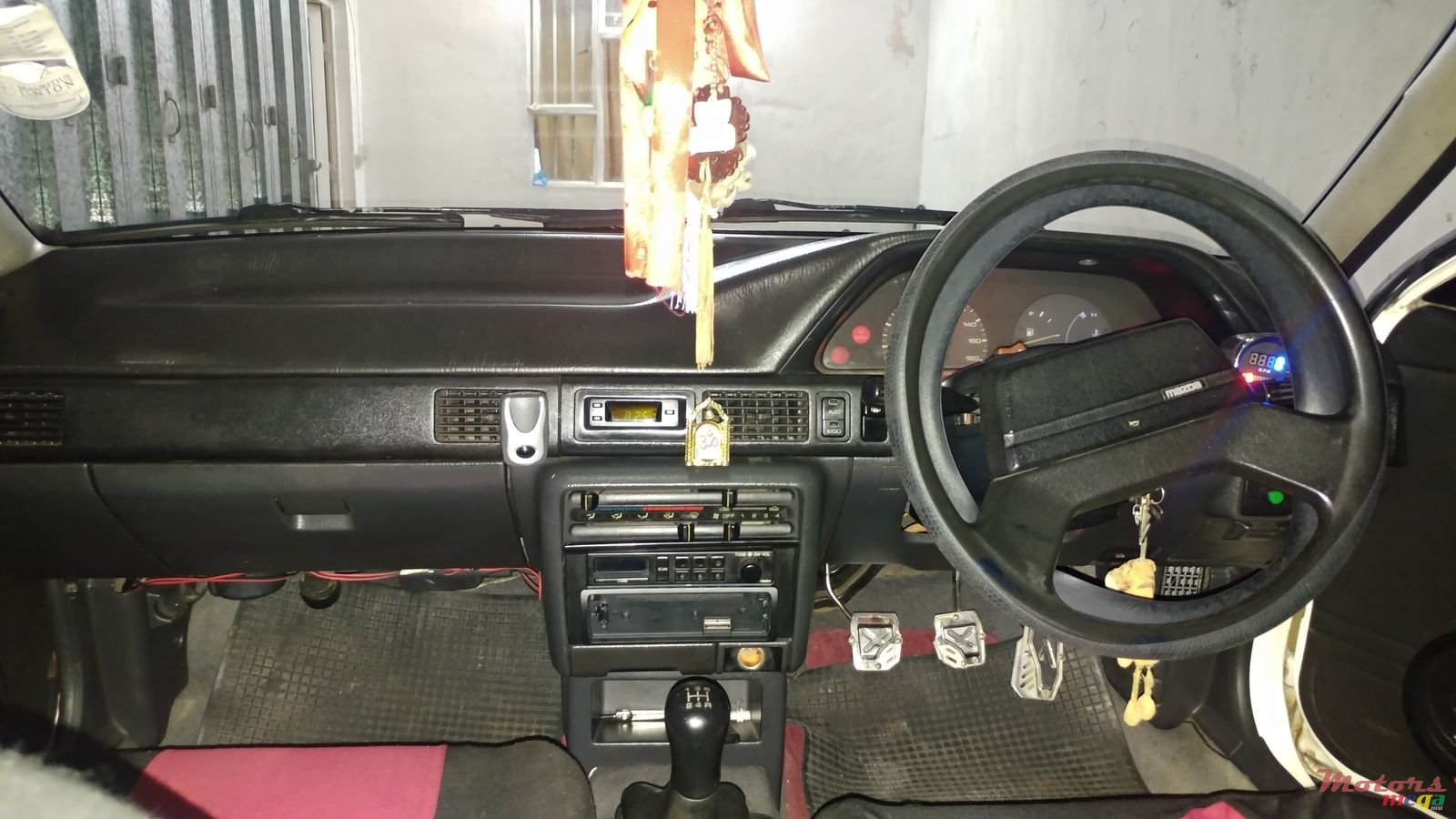 1992' Mazda 323 photo #4