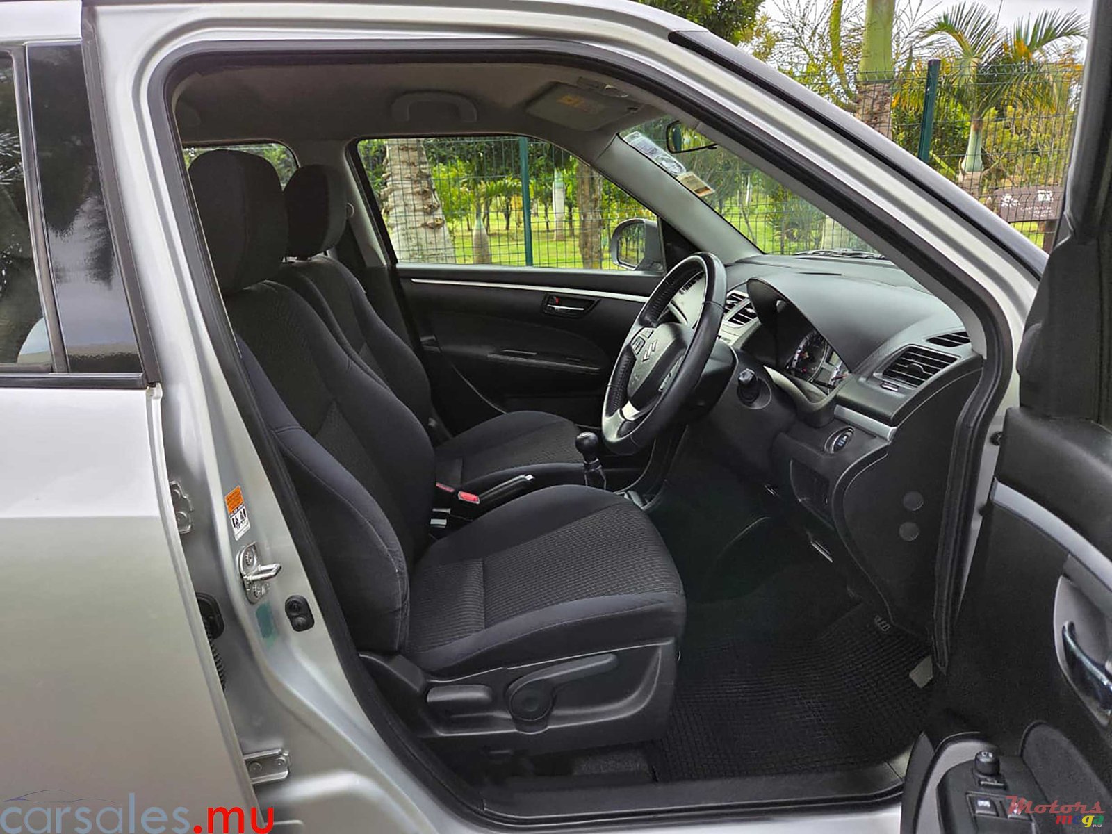 2014' Suzuki Swift 1.2 GLX photo #5