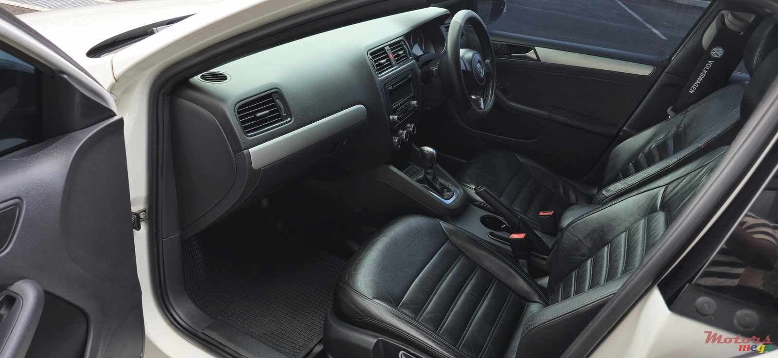 2013' Volkswagen Jetta 1.4 TURBO DSG photo #5