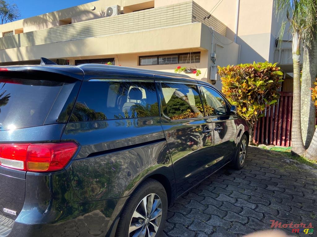 2016' Kia Carnival photo #6