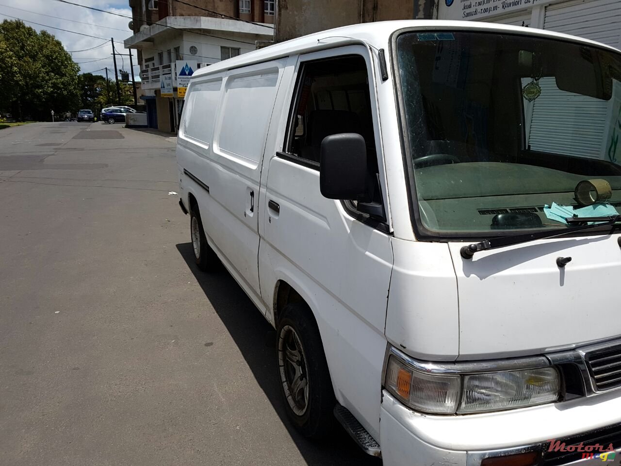 2001' Nissan Urvan photo #3