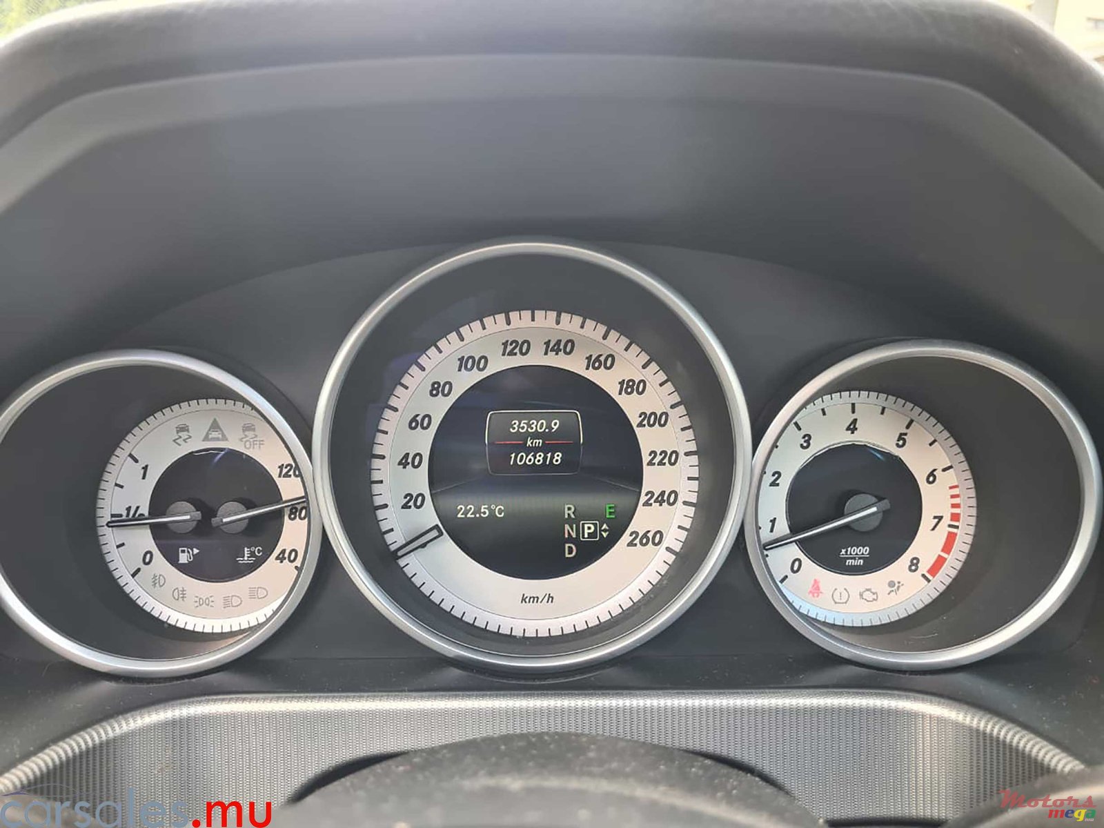 2014' Mercedes-Benz E 200 Avantgarde photo #7