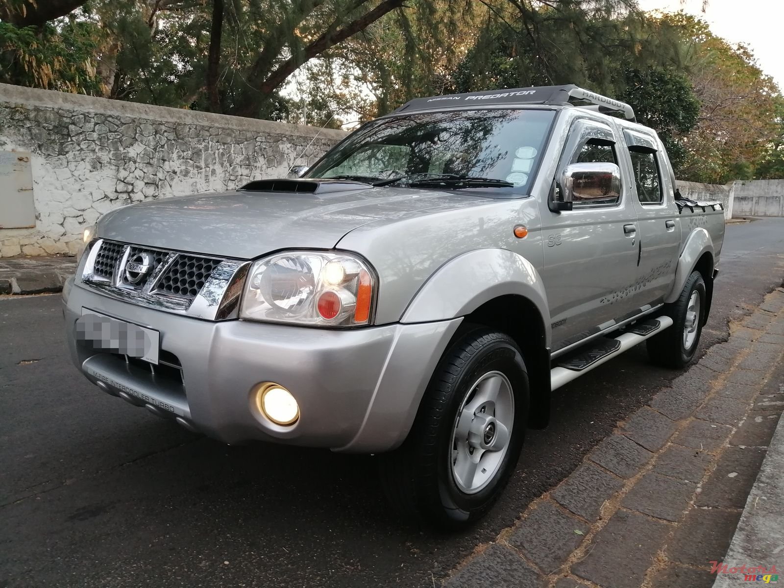 2010' Nissan Hardbody photo #1