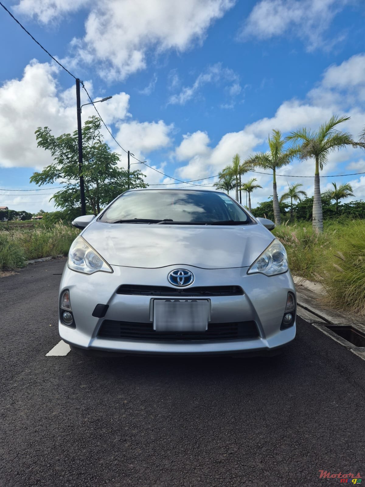 2013' Toyota Aqua photo #1