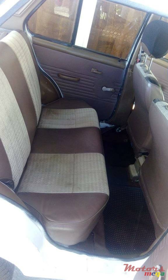 1988' Nissan photo #4