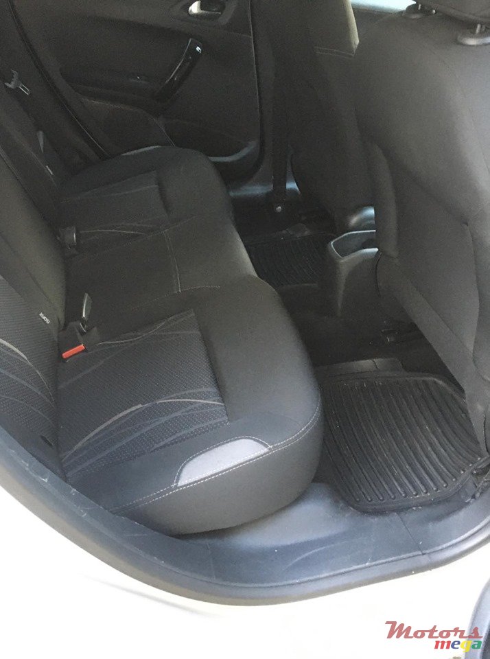 2016' Peugeot 208 photo #4