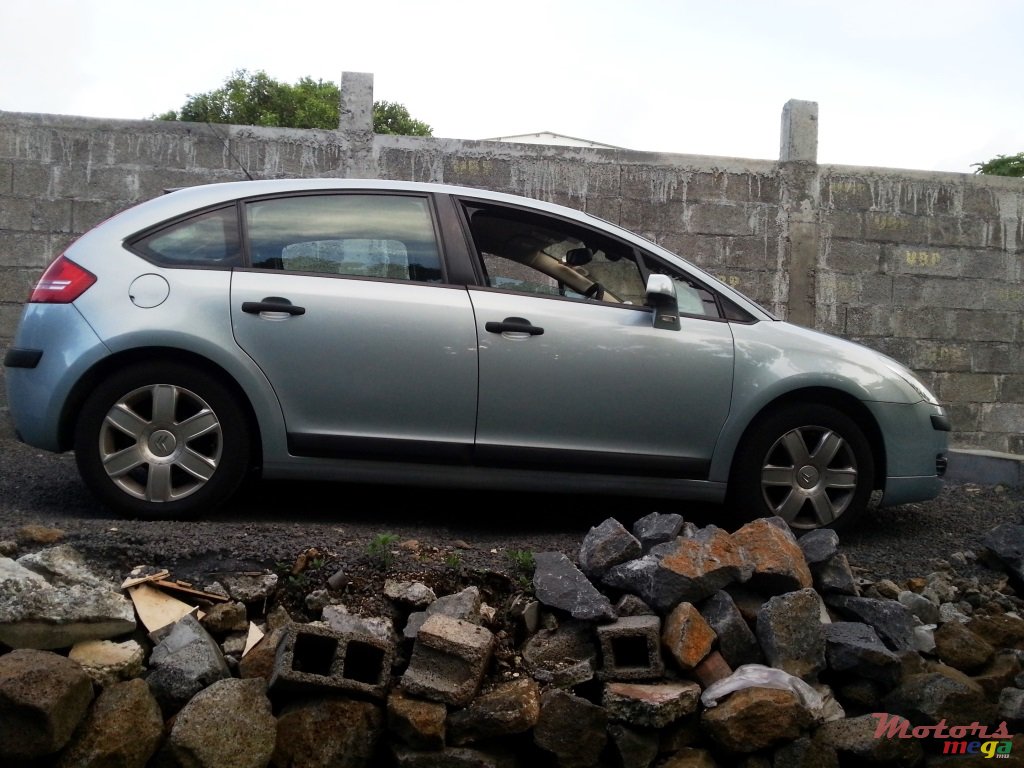 2006' Citroen C4 photo #1