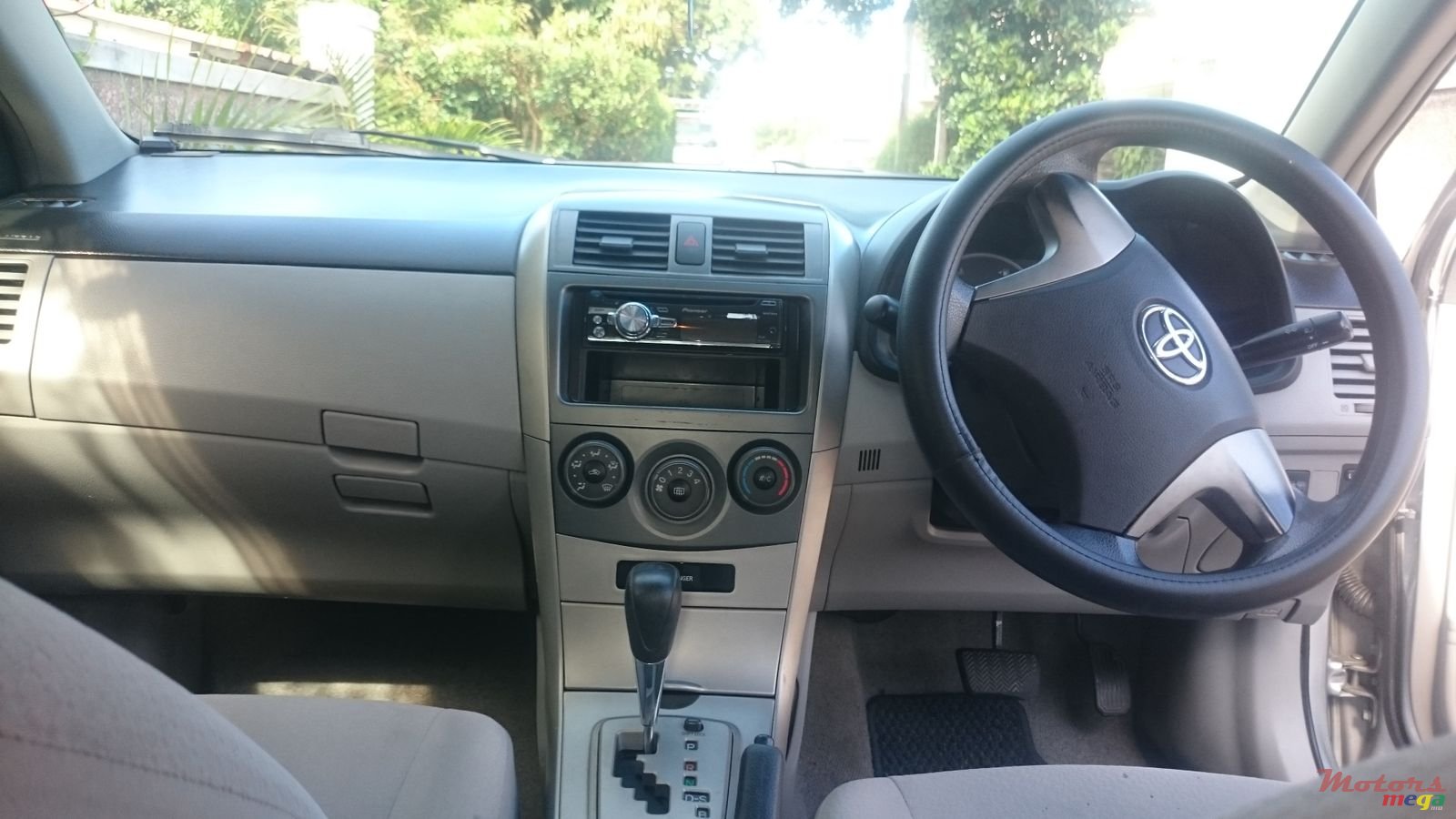 2010' Toyota Corolla Axio Grade X photo #7