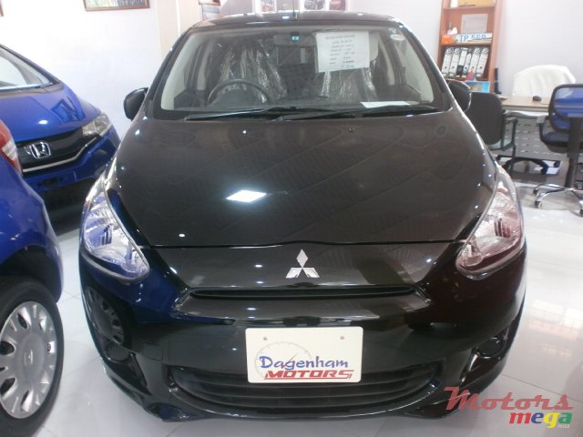 2013' Mitsubishi Mirage photo #1