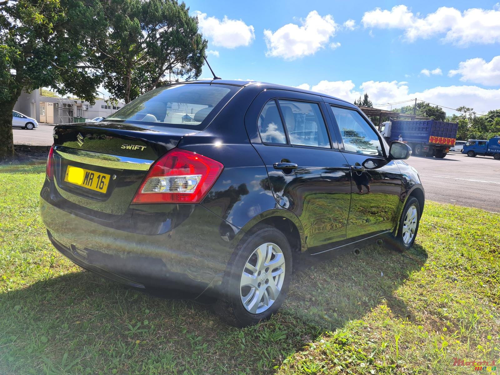 2016' Suzuki Swift DZIRE AUTOMATIC for sale. VacoasPhoenix, Mauritius