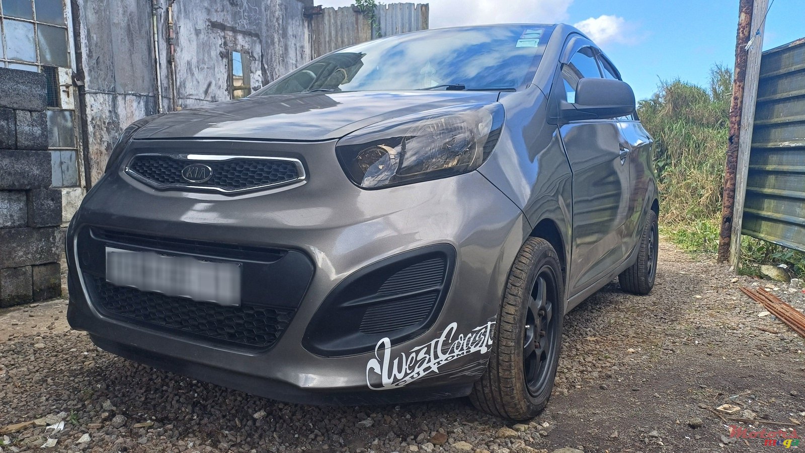 2011' Kia Picanto Sport photo #1