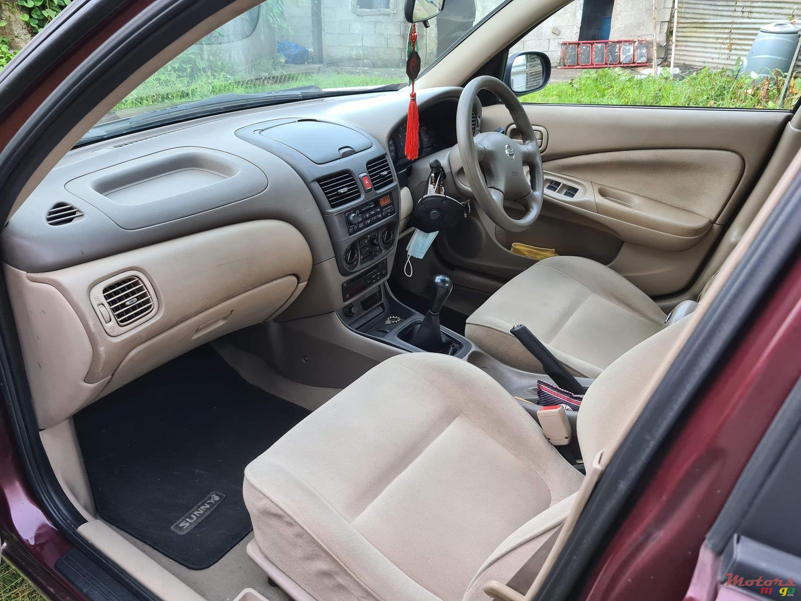 2004' Nissan Sunny photo #5