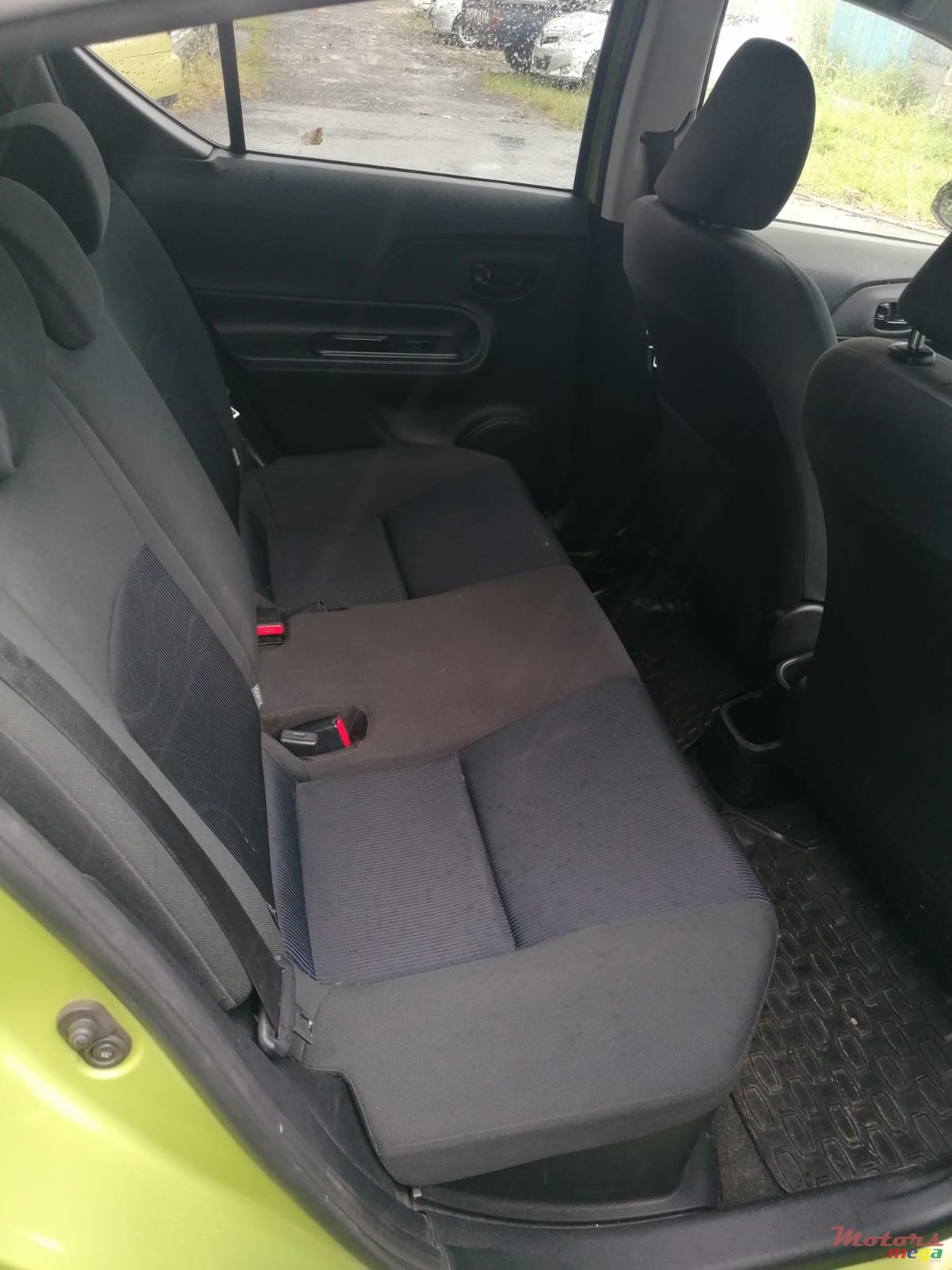 2015' Toyota Aqua photo #4