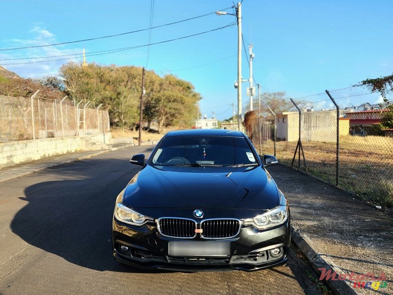 2018' BMW 318 photo #1