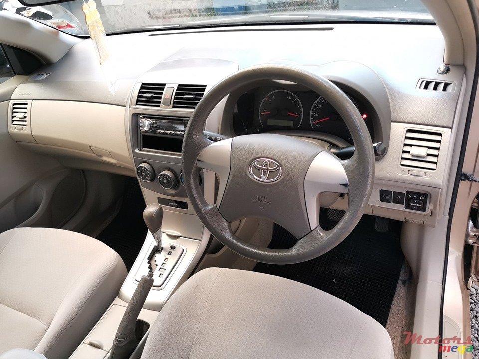 2009' Toyota Axio photo #5