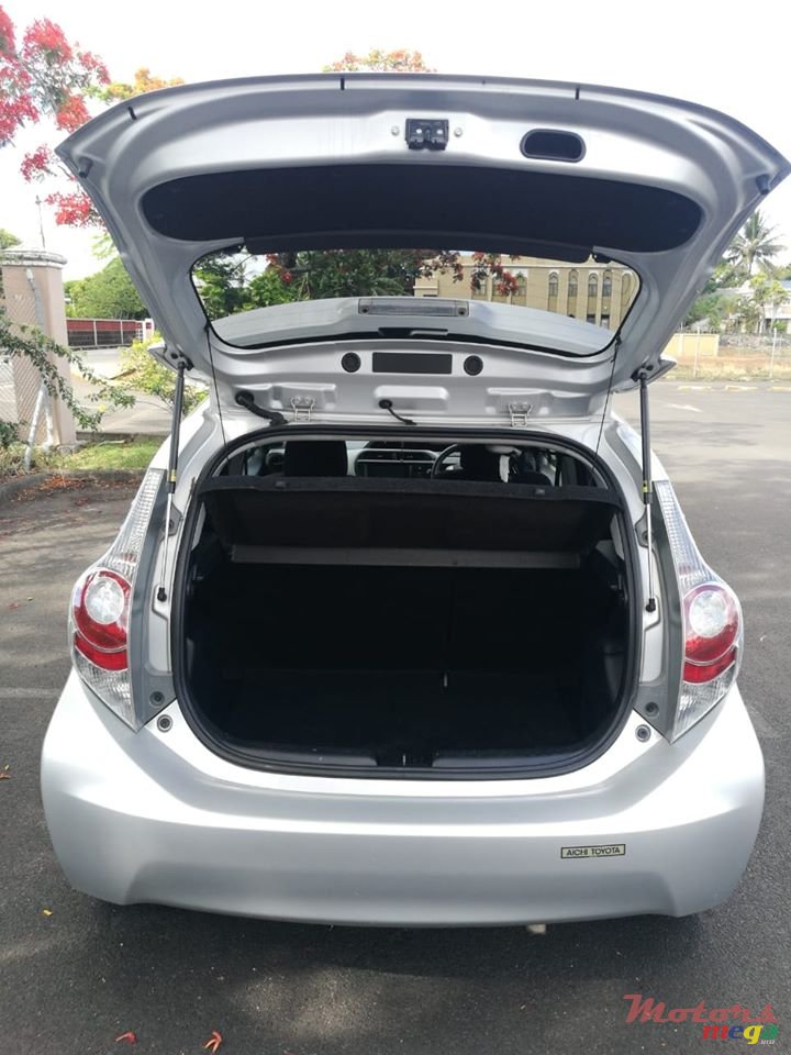 2013' Toyota Aqua photo #7