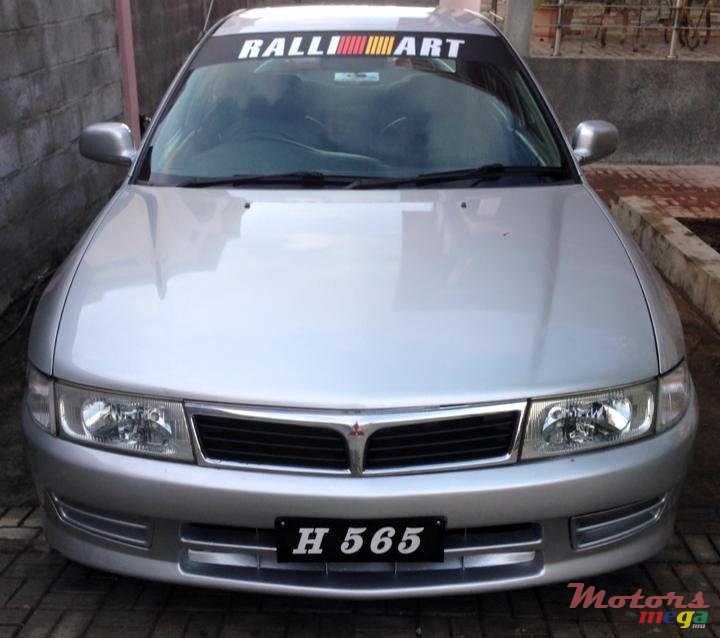 2000' Mitsubishi Lancer photo #1