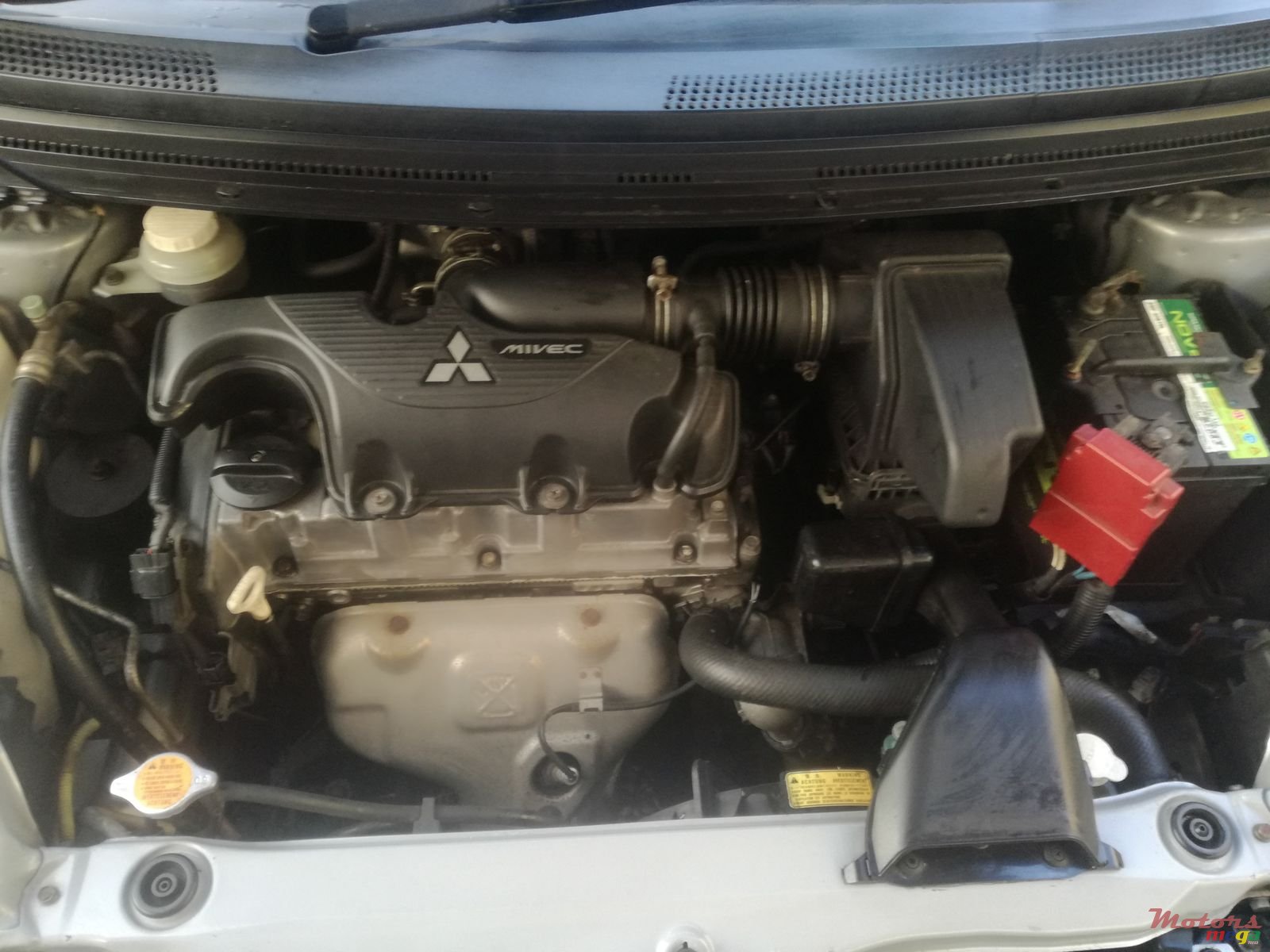 2004' Mitsubishi Colt photo #5