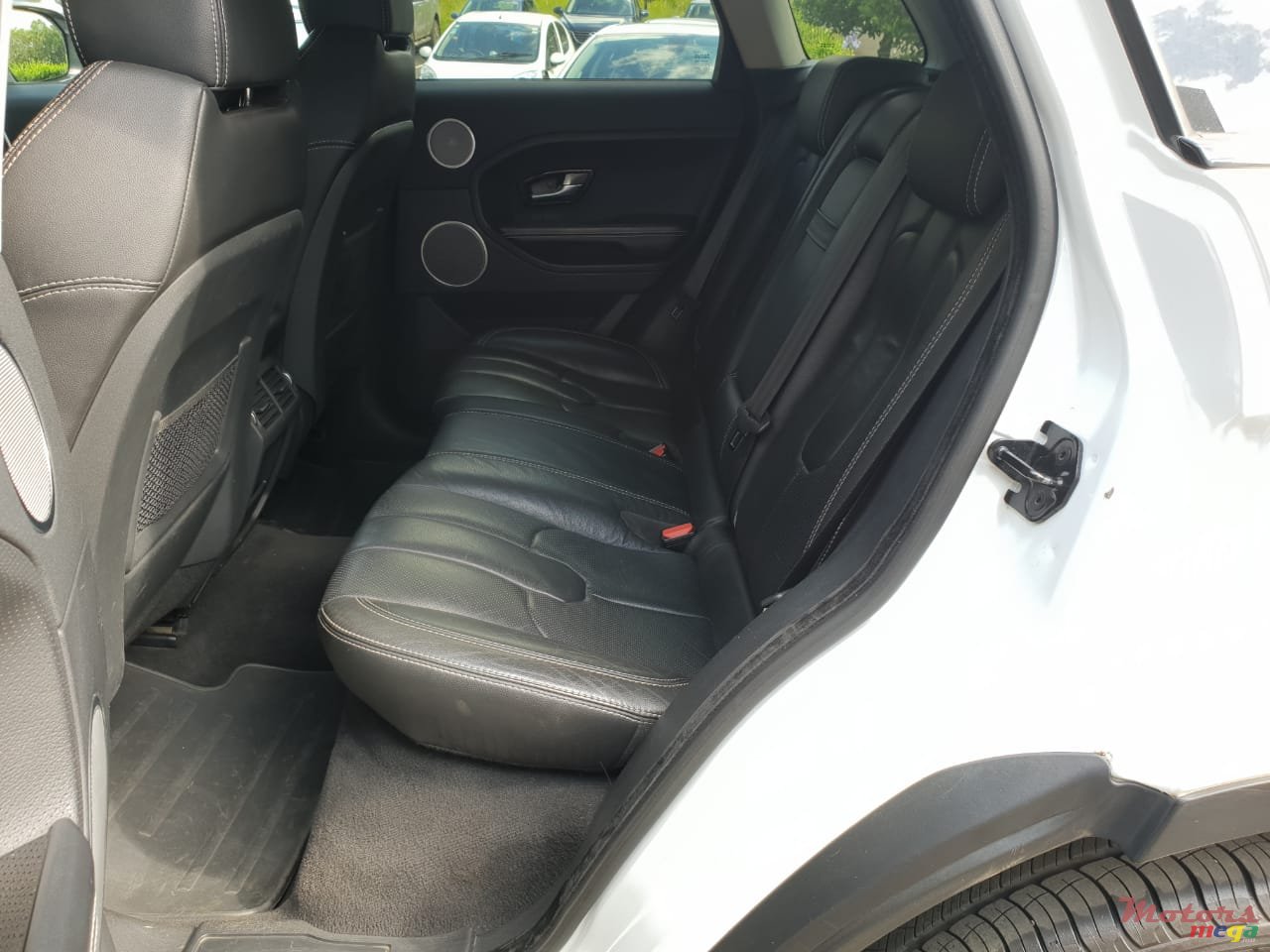 2012' Land Rover Range Rover Evoque photo #3