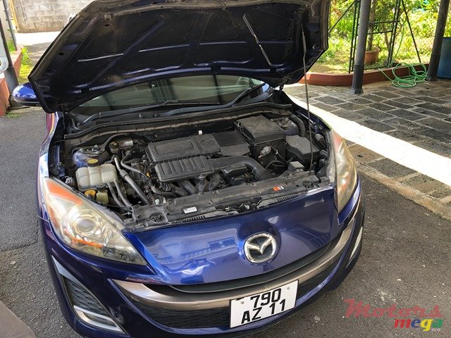 2011' Mazda Axela Sports Filter photo #4