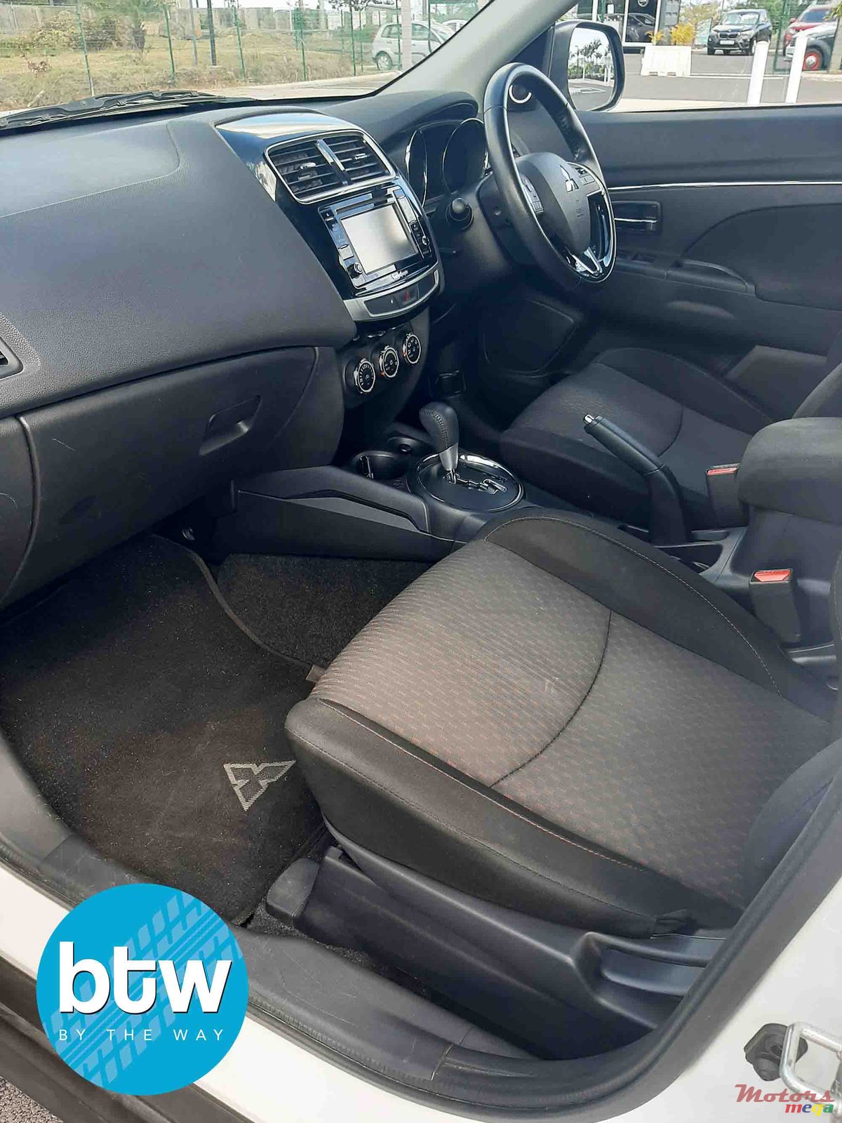 2018' Mitsubishi ASX photo #5