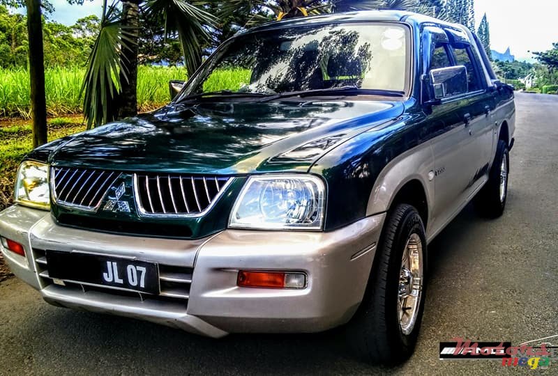 2007' Mitsubishi L200 Warrior 2.9D photo #1