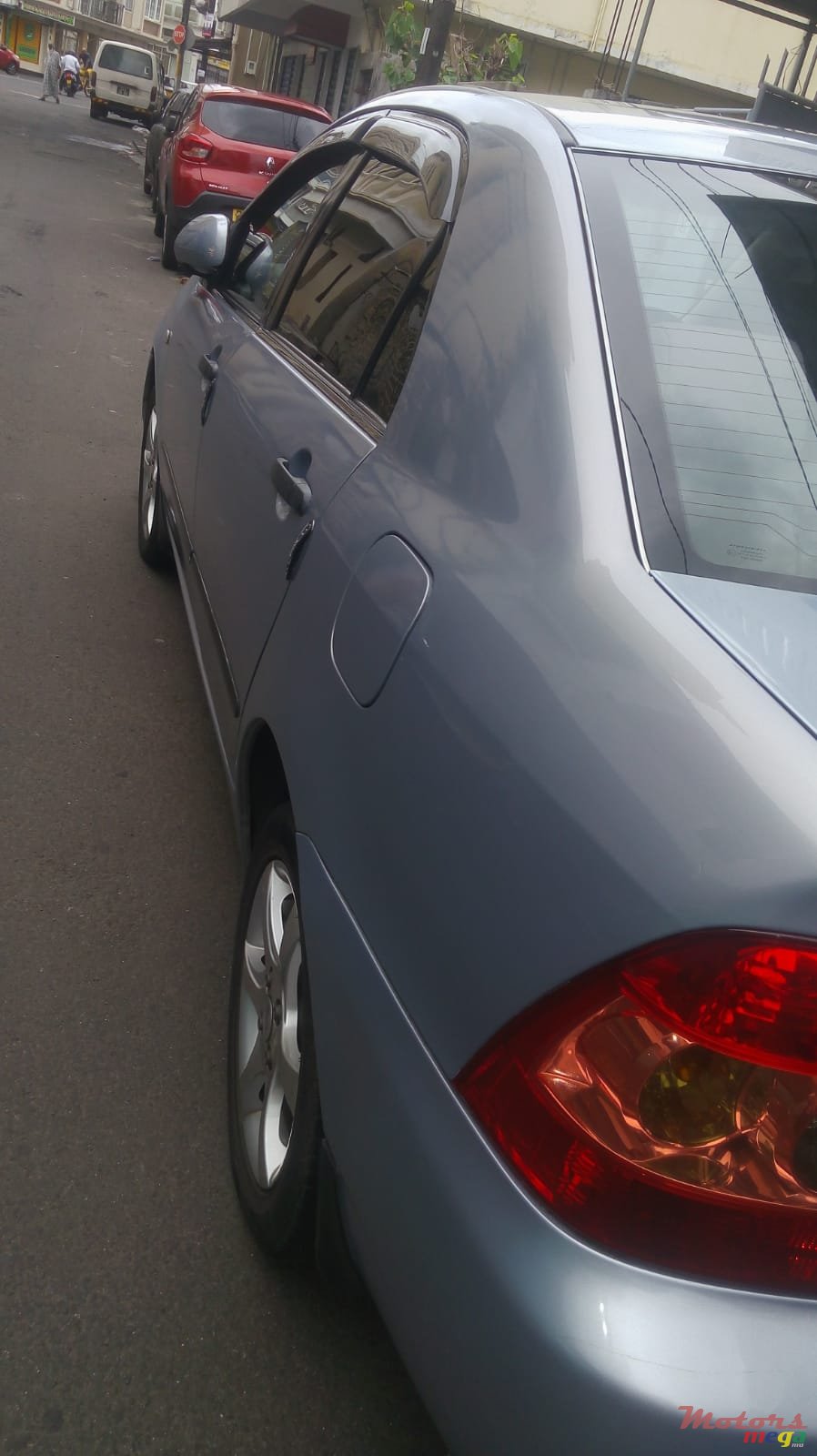 2005' Toyota Corolla photo #2