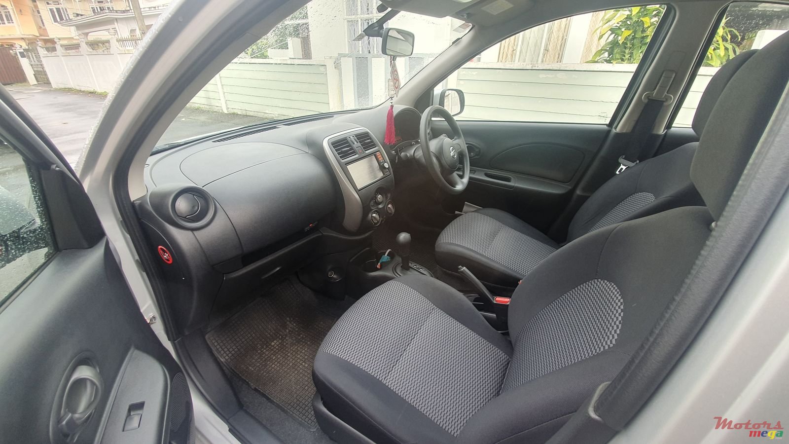 2015' Nissan March photo #5