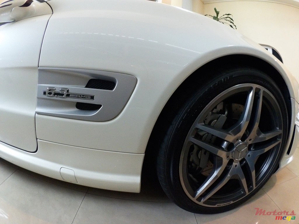 2009' Mercedes-Benz SL 63 AMG Limited Edition photo #5