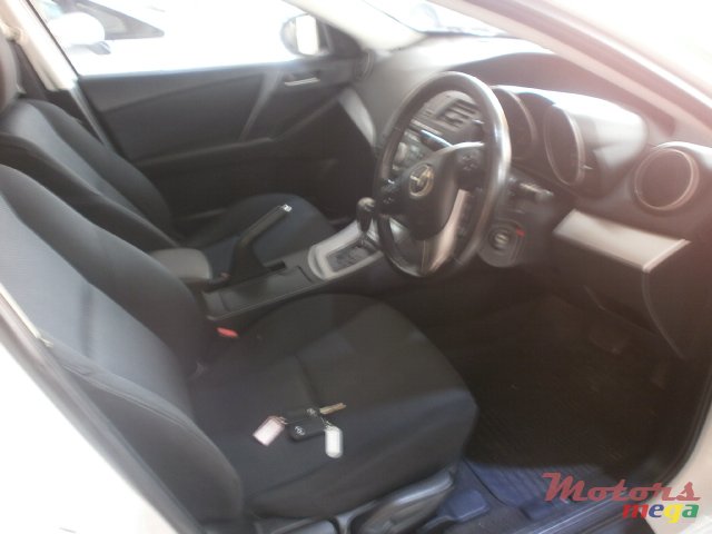 2011' Mazda 3 photo #7